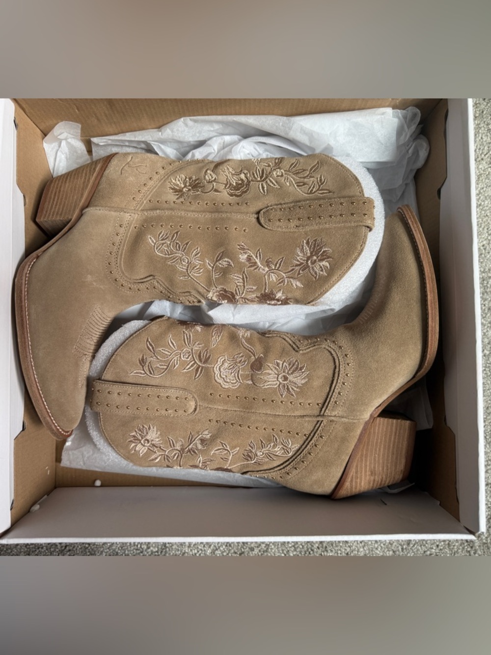 Cecelia New York Taupe Embroidered Western Boots – NEW Never Worn - Picture 7 of 8